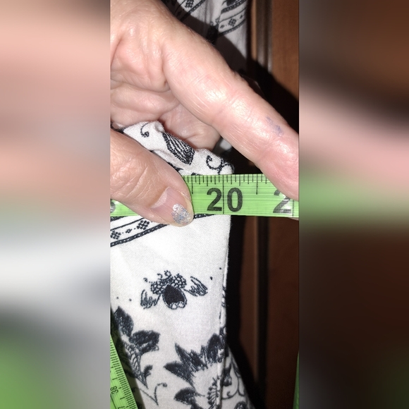 Ladies Fig and Flower Floral 3/4 Button Tunic Top Pullover Size Deep Side Slit M - Picture 10 of 11